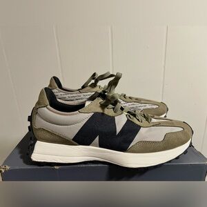New Balance 327